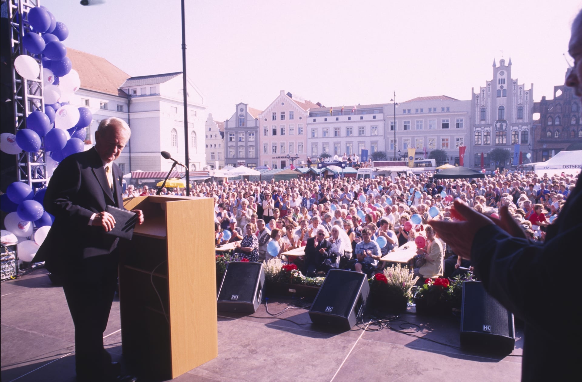 Tag des offenen Denkmals_1999_Wismar_Johannes Rau_(c) M. L. Preiss_DSD.jpg