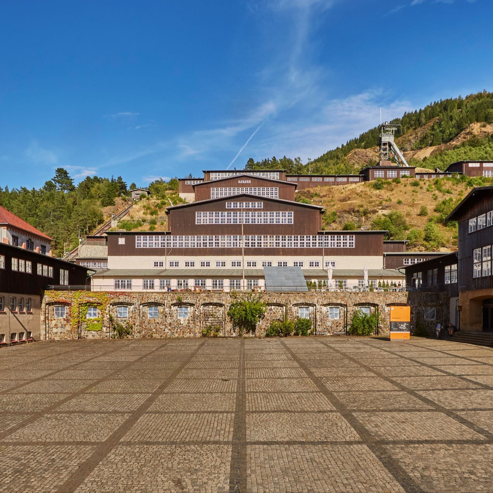 „Zeichen einer Zeit“: Zeitzeuge eines historischen Handwerks: Das Erzbergwerk Rammelsberg (NI)