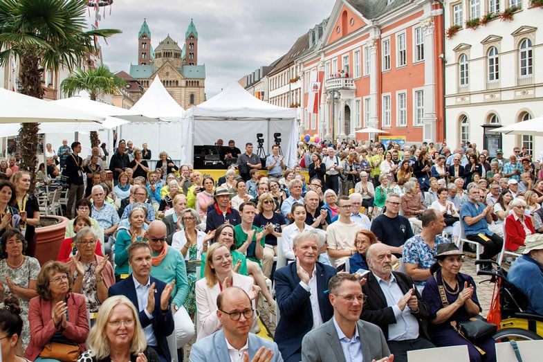 Großer Applaus beim offiziellen Auftakt für das bundesweite Kulturevent Großer Applaus beim offiziellen Auftakt für das bundesweite Kulturevent