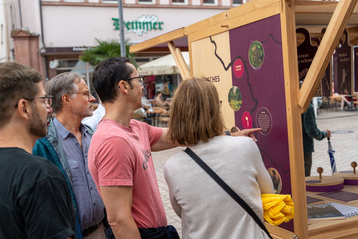SchUMobil (Markt der Möglichkeiten): Reise durch die UNESCO-Welterbestätten Speyer, Worms, Mainz SchUMobil (Markt der Möglichkeiten): Reise durch die UNESCO-Welterbestätten Speyer, Worms, Mainz